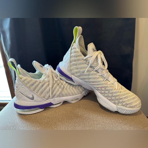 Nike LeBron 16 Buzz Lightyear (GS) Basketball Shoes - Picture 1 of 10